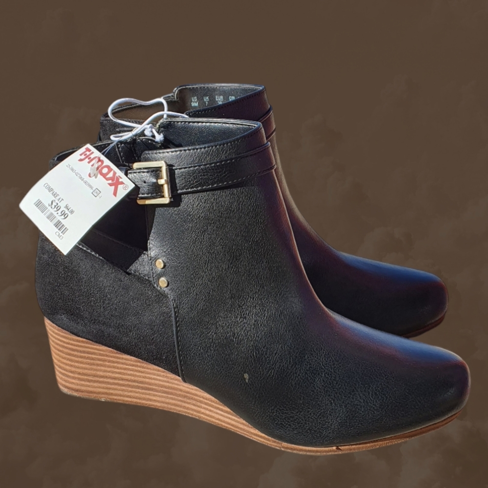 Dr. Scholl's Black Ankle Boots with Wedge Heel and Ankle Strap
